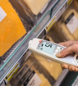 testo 104 IR food supermarket cheese counter de master