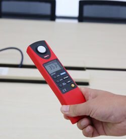 لوکس متر UNI-T UT382 - 4